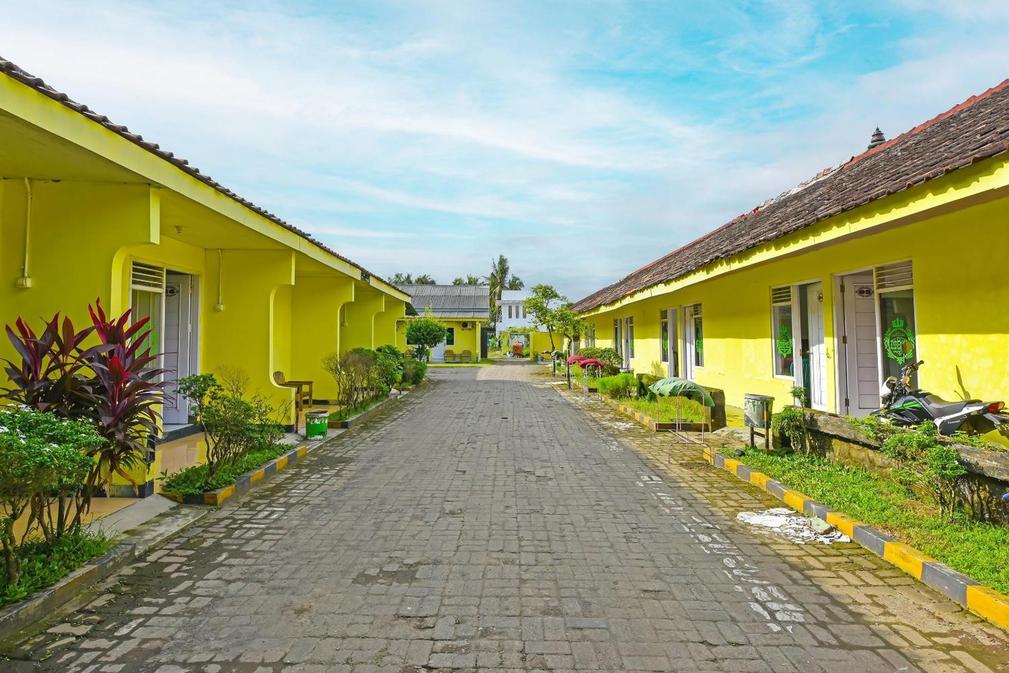 Spot On 91905 Hotel Cipto Arum Cilacap Exterior foto